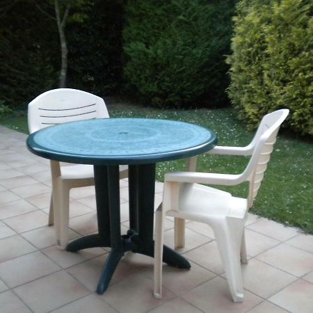 Bed and Breakfast Le Cedre Bleu Dainville Exterior foto